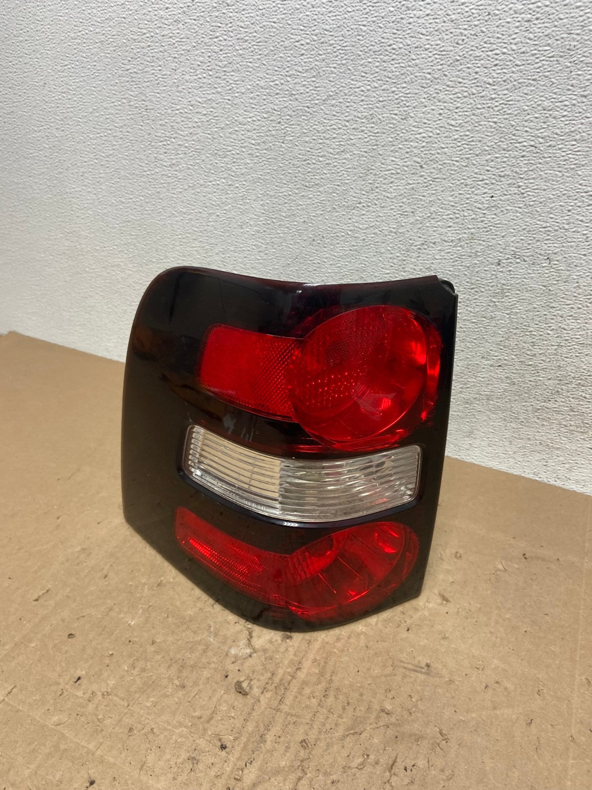 2006 to 2010 Ford Explorer Left Driver Lh Side Tail light AB6139 LK0