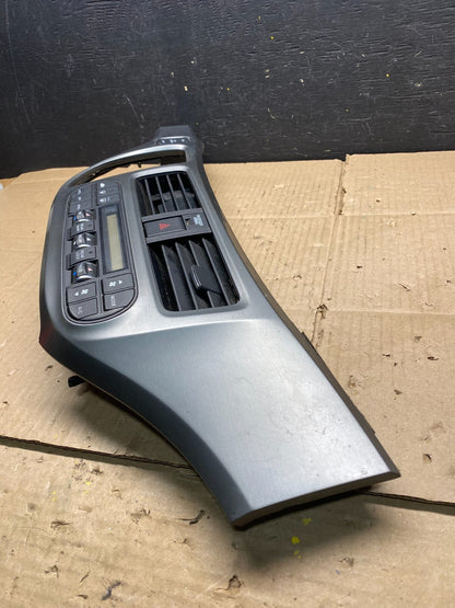 2005 to 2010 Honda Odyssey  Radio Climate Control Dash Trim Bezel L5373 DG3
