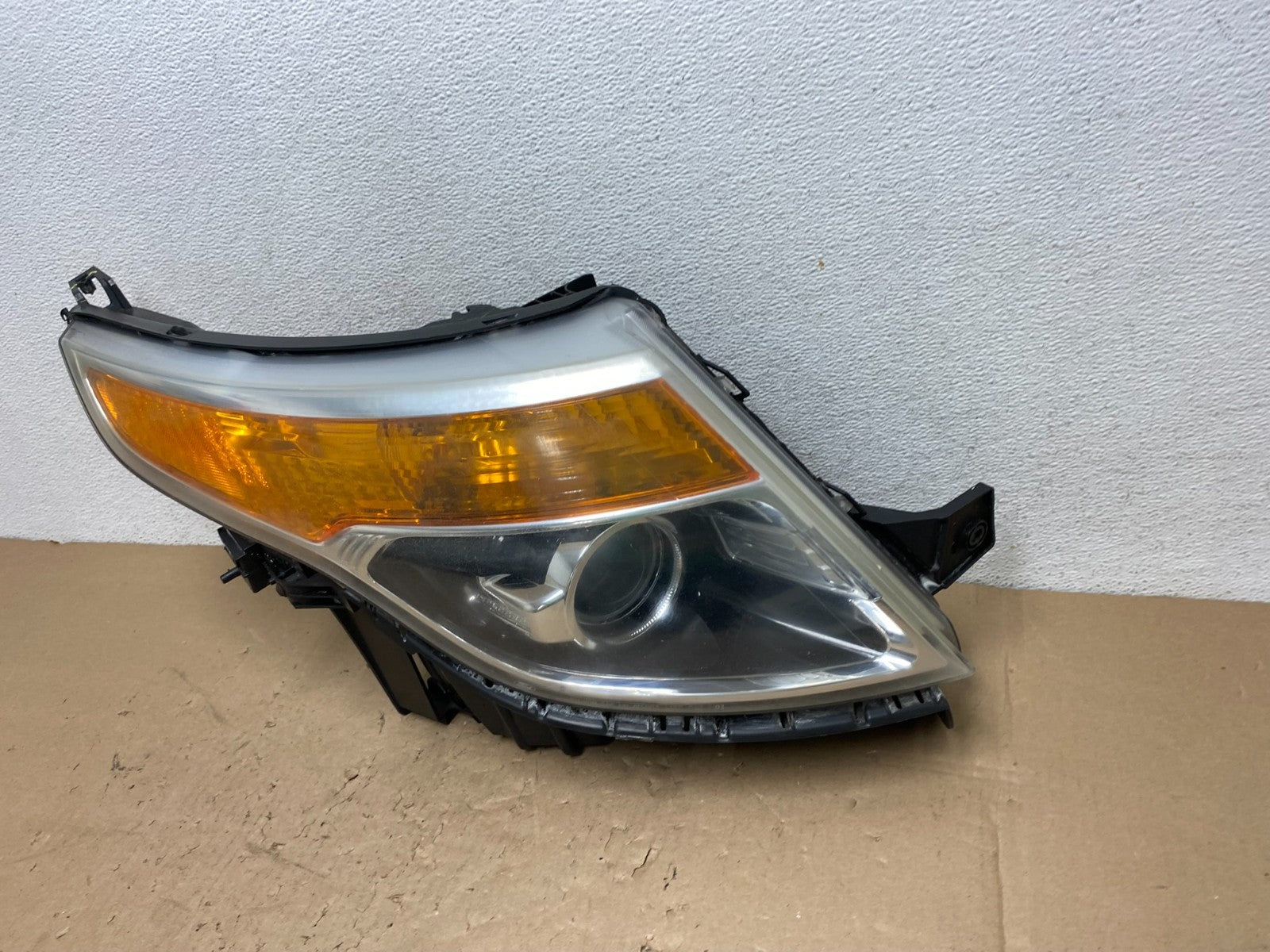 2011 to 2015 Ford Explorer Right Passenger Halogen Headlight AG4408 DW1