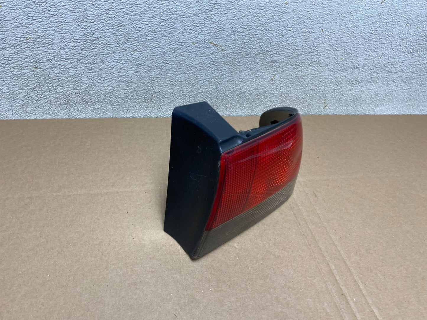 1994 to 1998 Saab 900 & Turbo Right Passenger RH Side Tail Light T8099 DW2