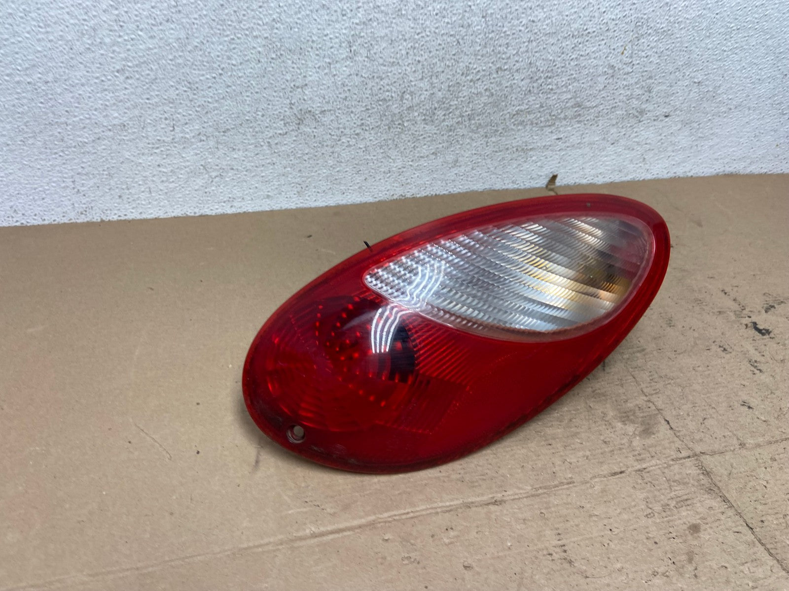 2006 to 2010 Chrysler PT Cruiser Right Passenger RH Tail Light AF5050 LK2