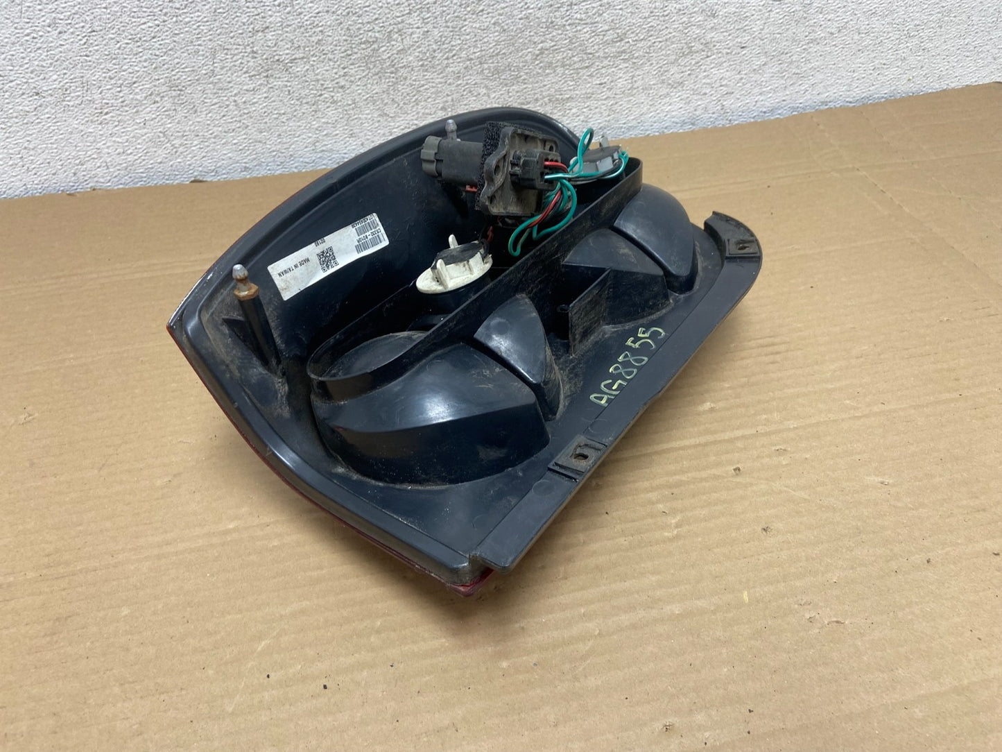 2005 2006 2007 Jeep Liberty Right Passenger Rh Side Tail Light AG8855 DW4