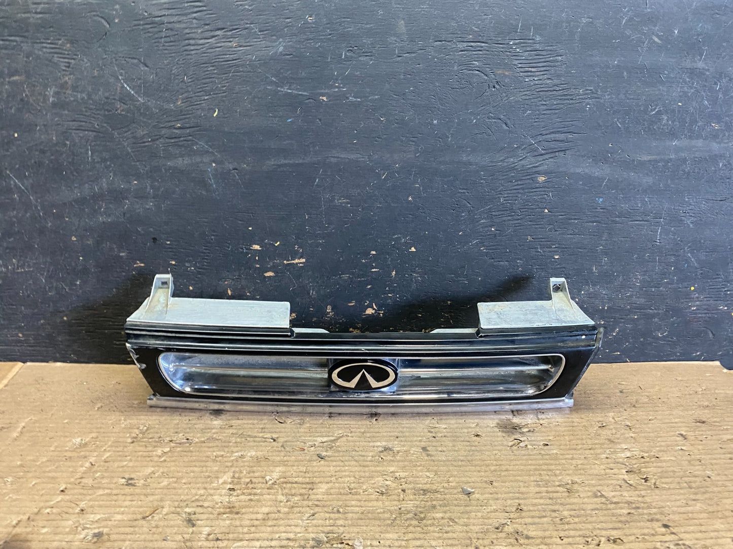 1990 to 1992 Infiniti M30 Front Upper Grill Grille S5859 DG0