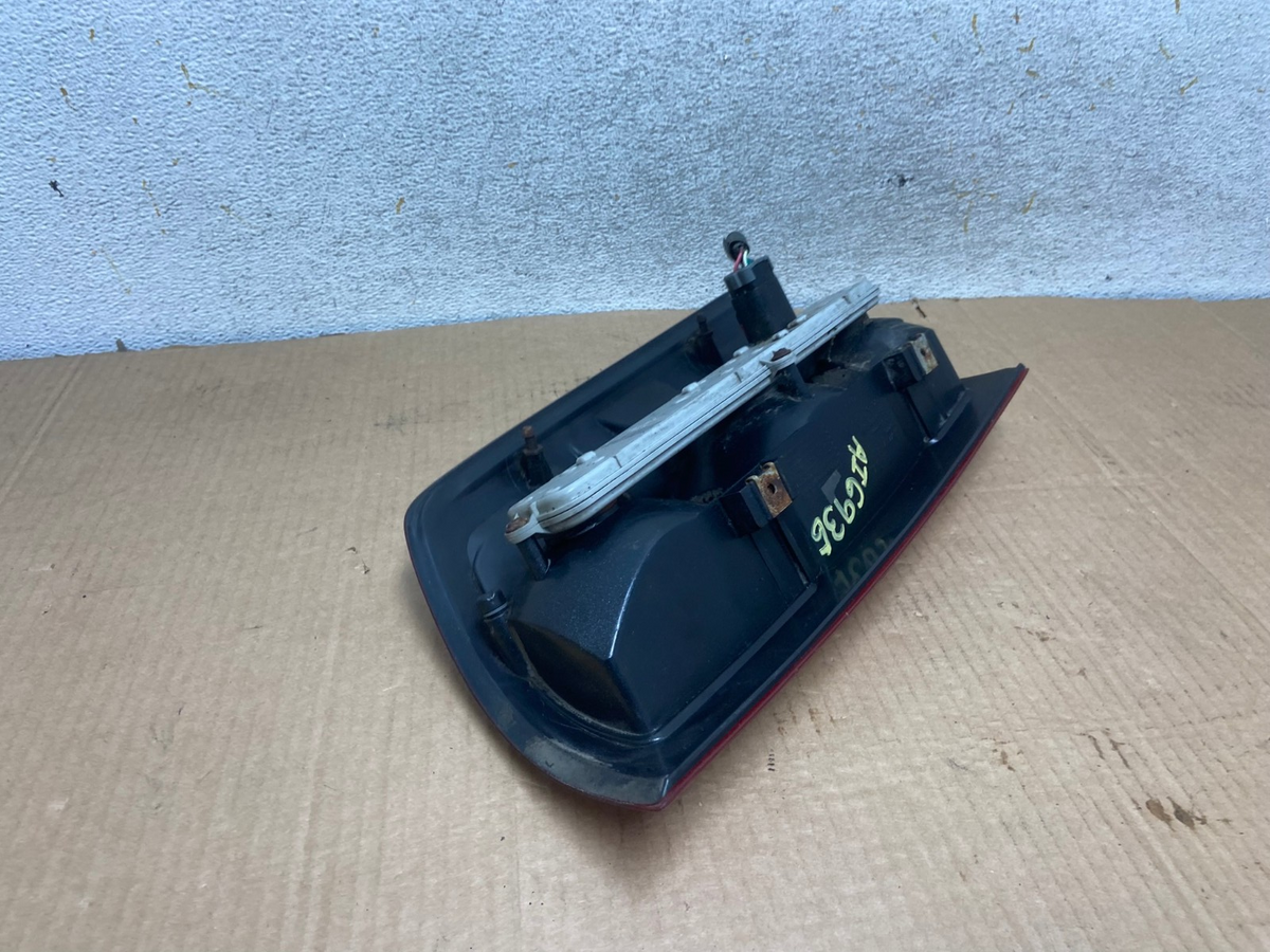 2002 to 2006 Dodge Ram 1500 Left Driver side Tail Light AI6936 LK4