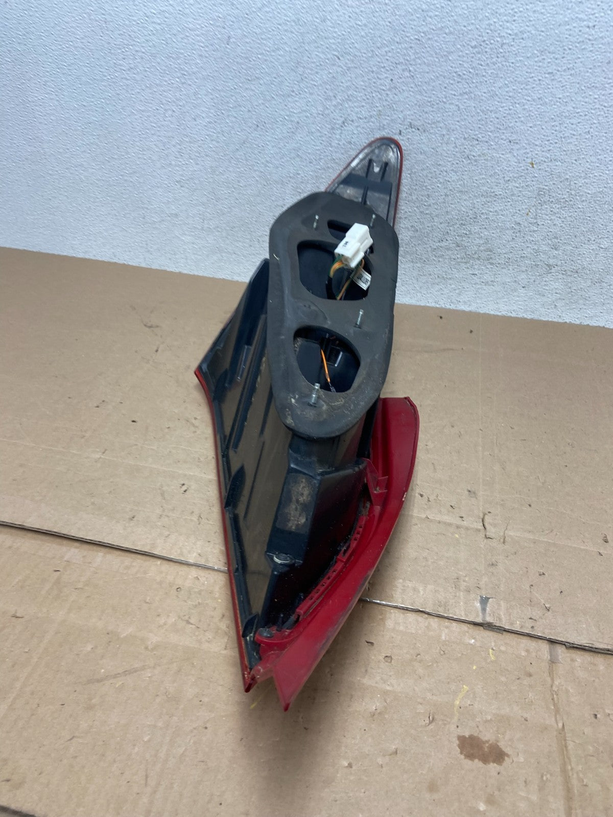 2013-2016 Hyundai Genesis Coupe Right Passenger RH Tail Light AE5987 DG5