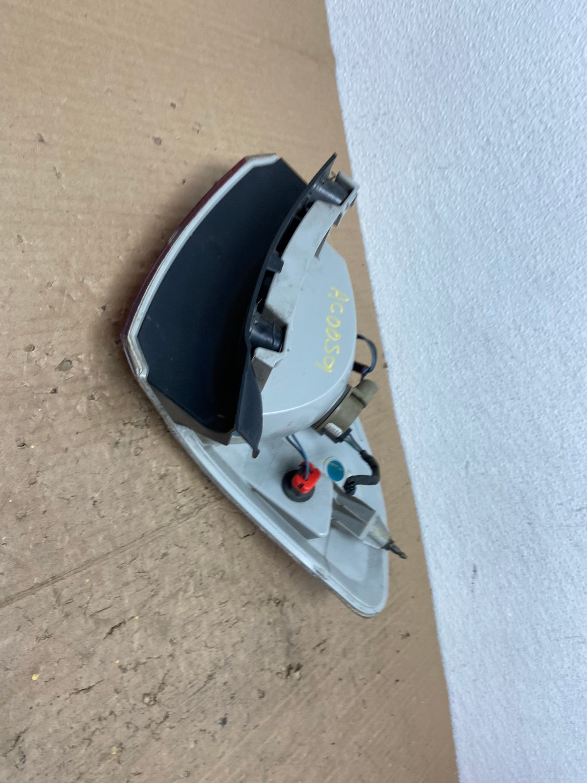 2007 to 2010 Saturn Outlook Right Passenger RH Tail Light OEM AC0059 LK4