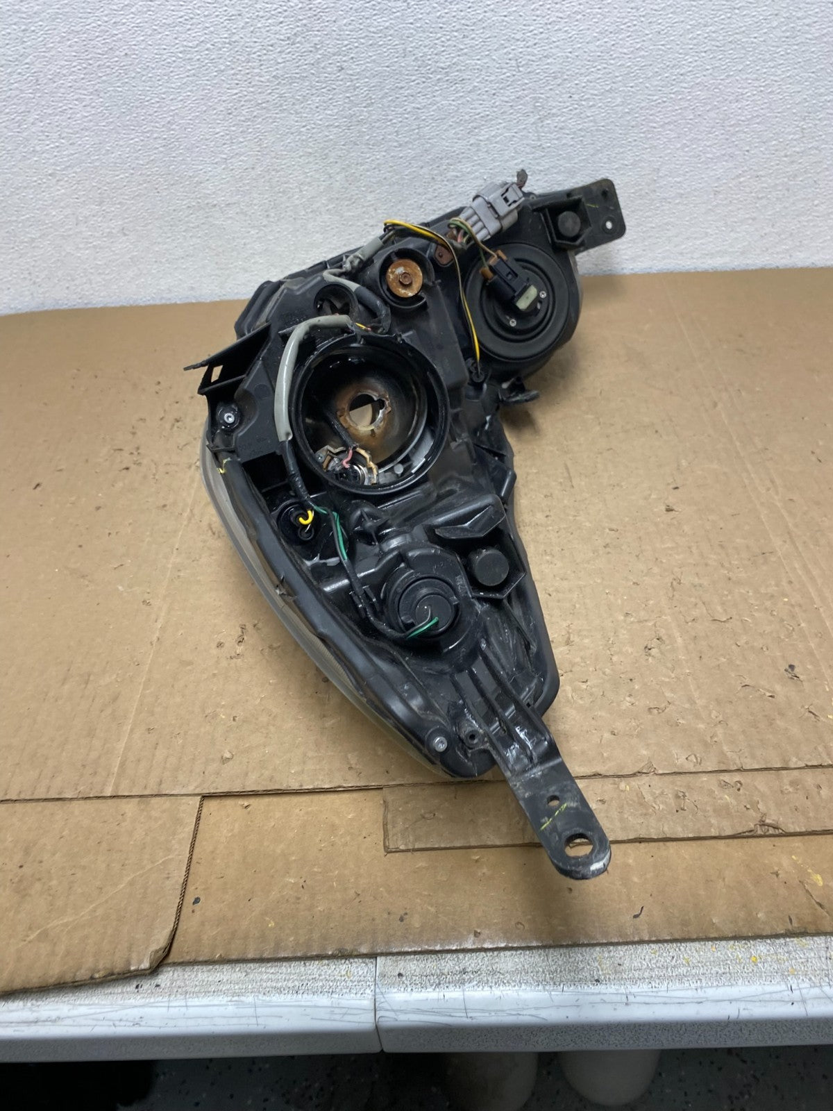 2013 - 2014 Subaru Legacy Outback Right Passenger Headlight AC6057 DW11
