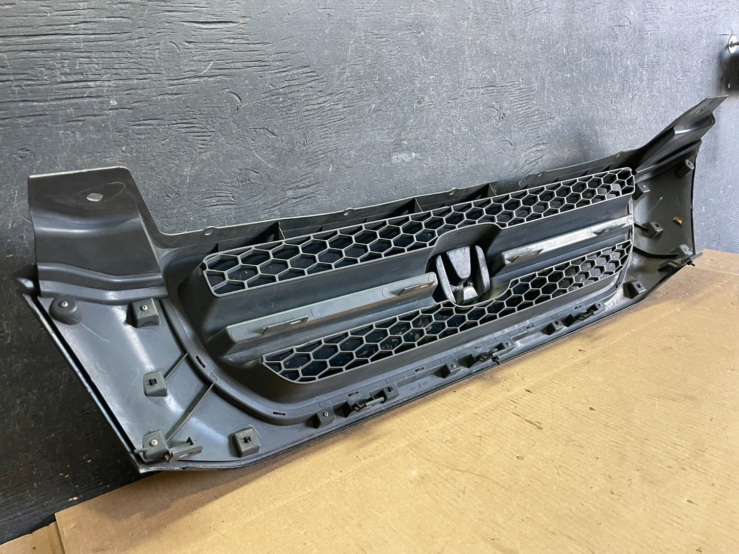 2003 2004 2005 Honda Pilot Front Upper Grill Grille Oem AA2265 DG8