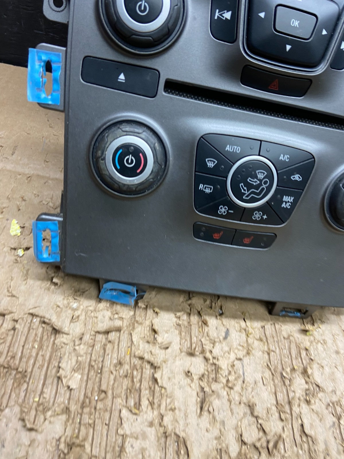 2012-2013 Ford Edge Heater Climate Control Radio CD Control Dash Bezel v7880 DG1