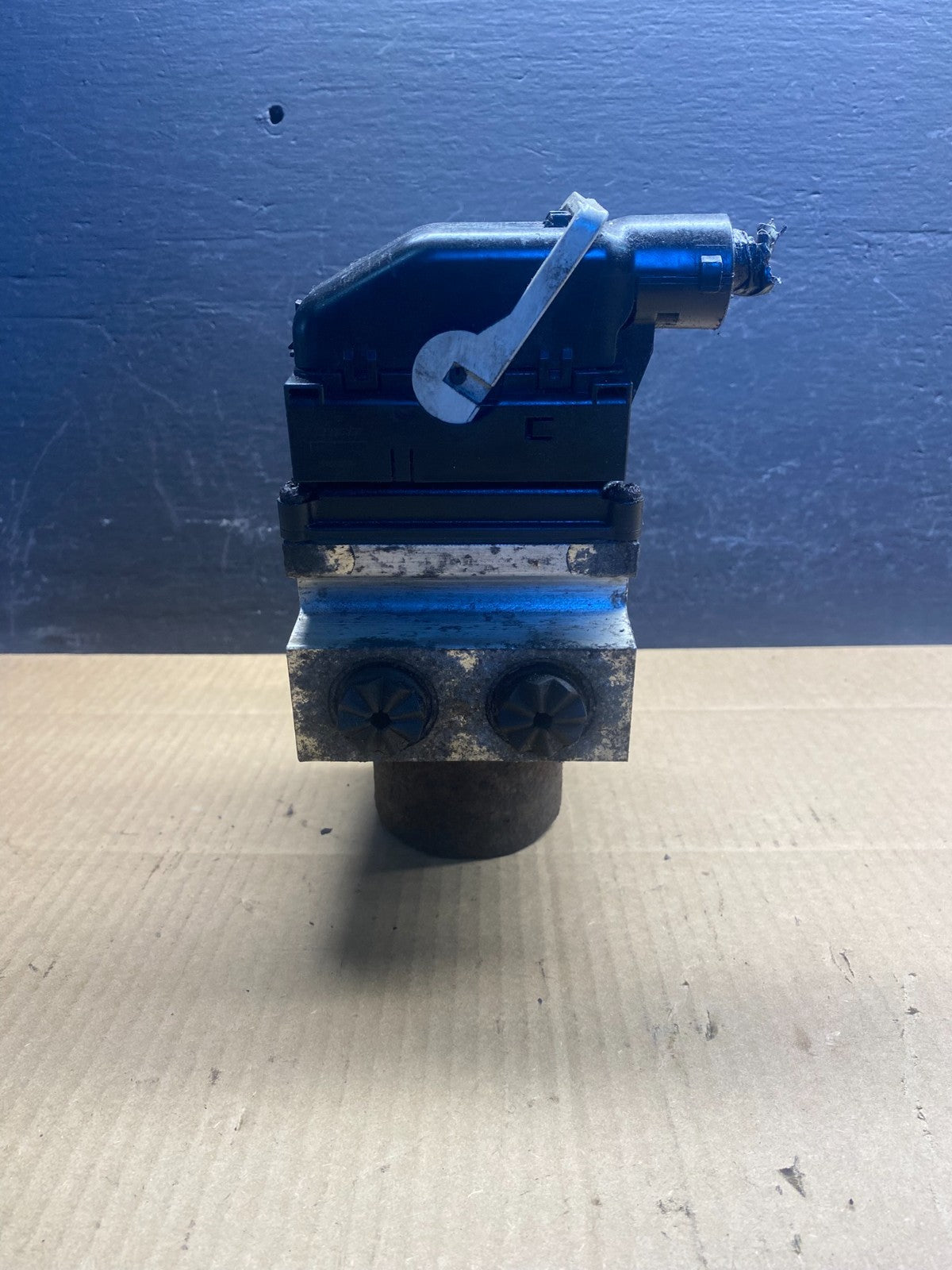 2011-2014 Ford E-150 E150 E250 E350 ABS Anti-Lock Brake Pump Module AD0466 DW3