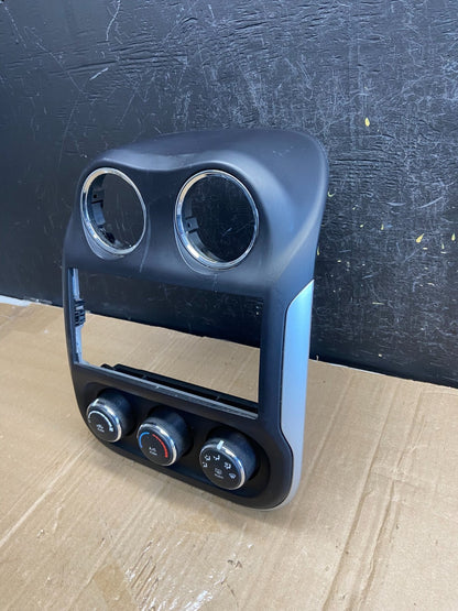 2011 to 2017 Jeep Compass Dash Climate Temperature Control Radio Bezel ad7184 DG1
