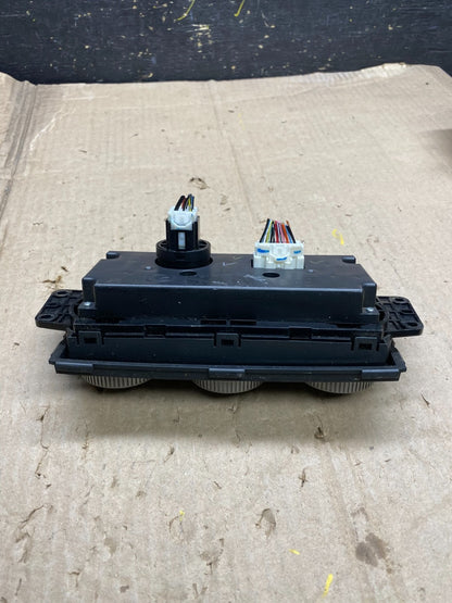 2009 - 2013 Mazda 6 A/C Manual Climate Control Panel X5823 DG4