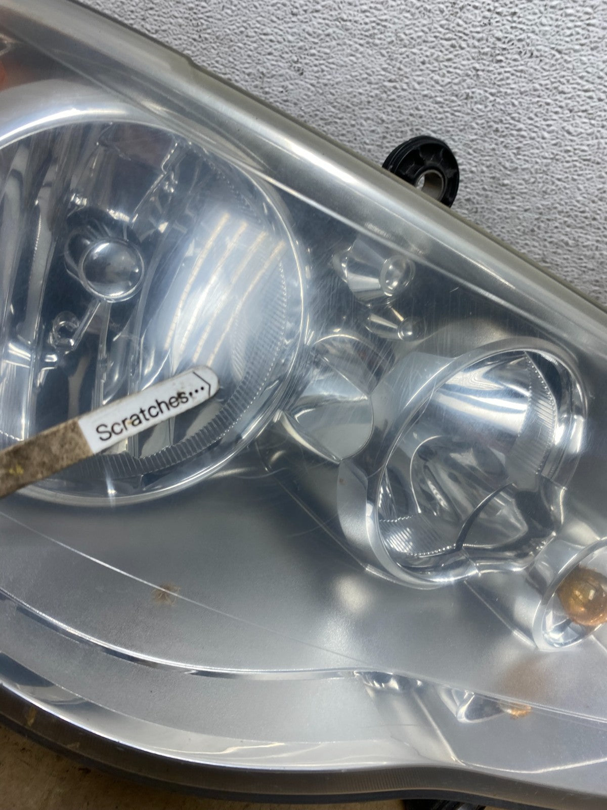 2011 to 2016 Chrysler Town and Country Right Passenger Headlight AD5220 DW3