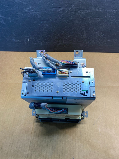 2005 to 2008 Acura RL Radio Stereo 6 CD Player Climate Control Pan AD3582 DG5