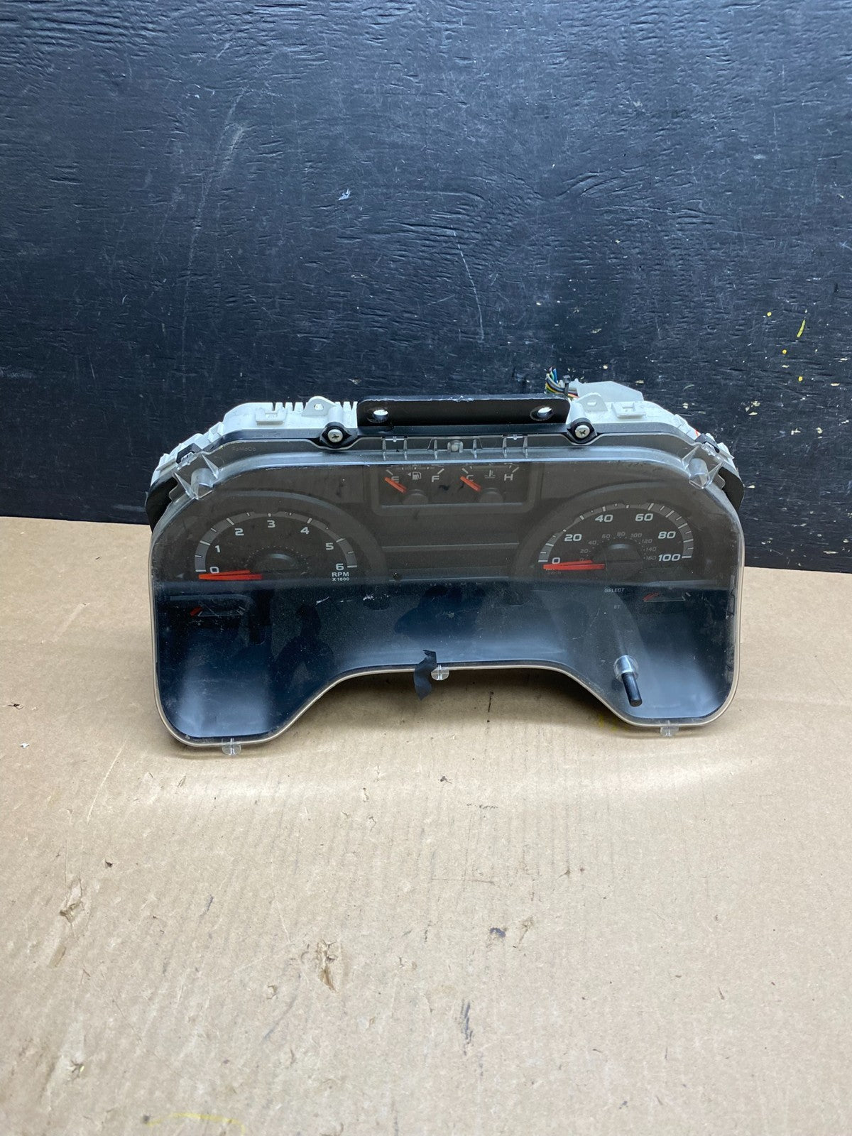 2009 to 2011 Ford E150 E250 E350 VAN Gauge Speedometer Cluster T4495 DG0