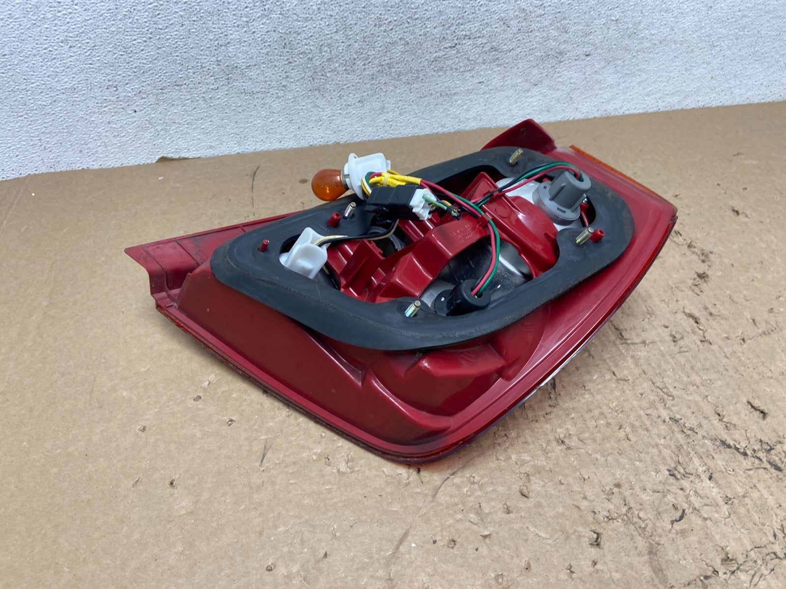 2004 to 2008 Suzuki Forenza Left Driver LH Side Tail Light AF8414 DW6
