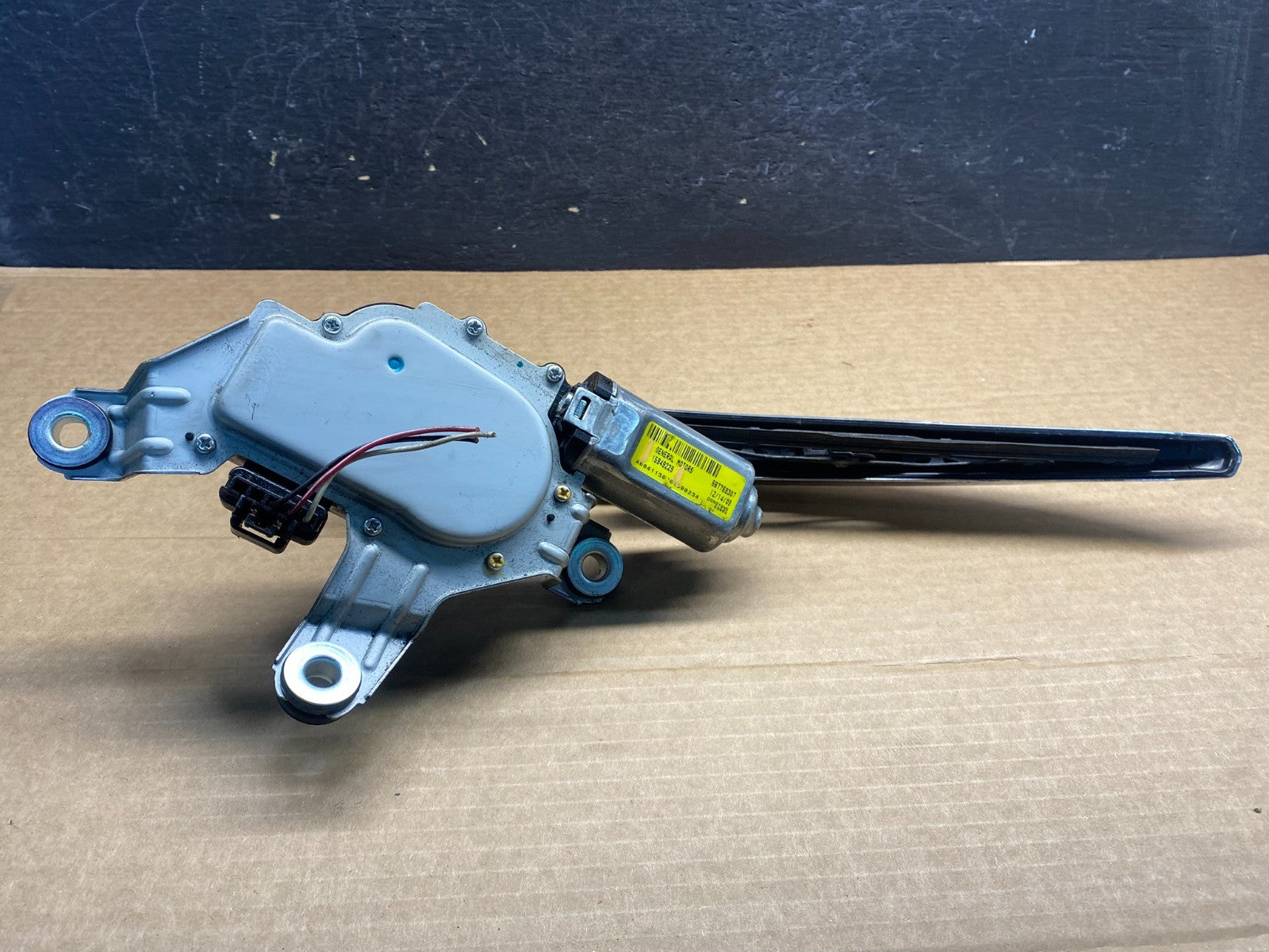 2010 to 2016 Cadillac SRX Rear Windshield Washer Wiper Motor AF7496 DG6