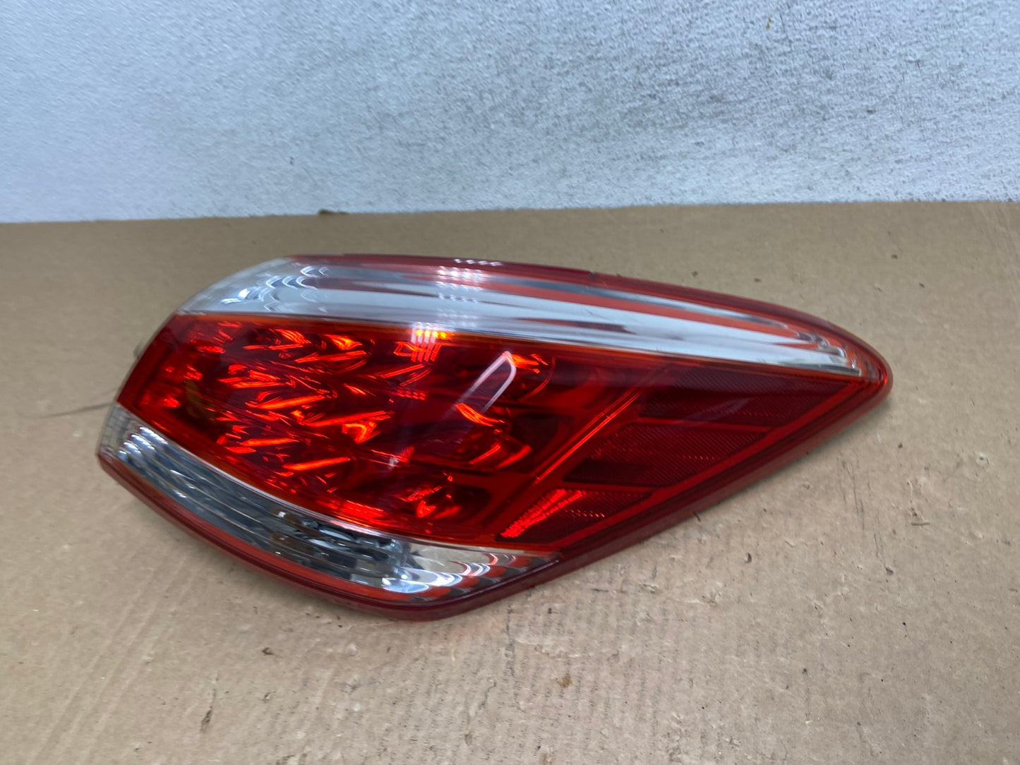2011 - 2014 Nissan Murano Right Passenger Side RH Tail Light AG0562 LK1