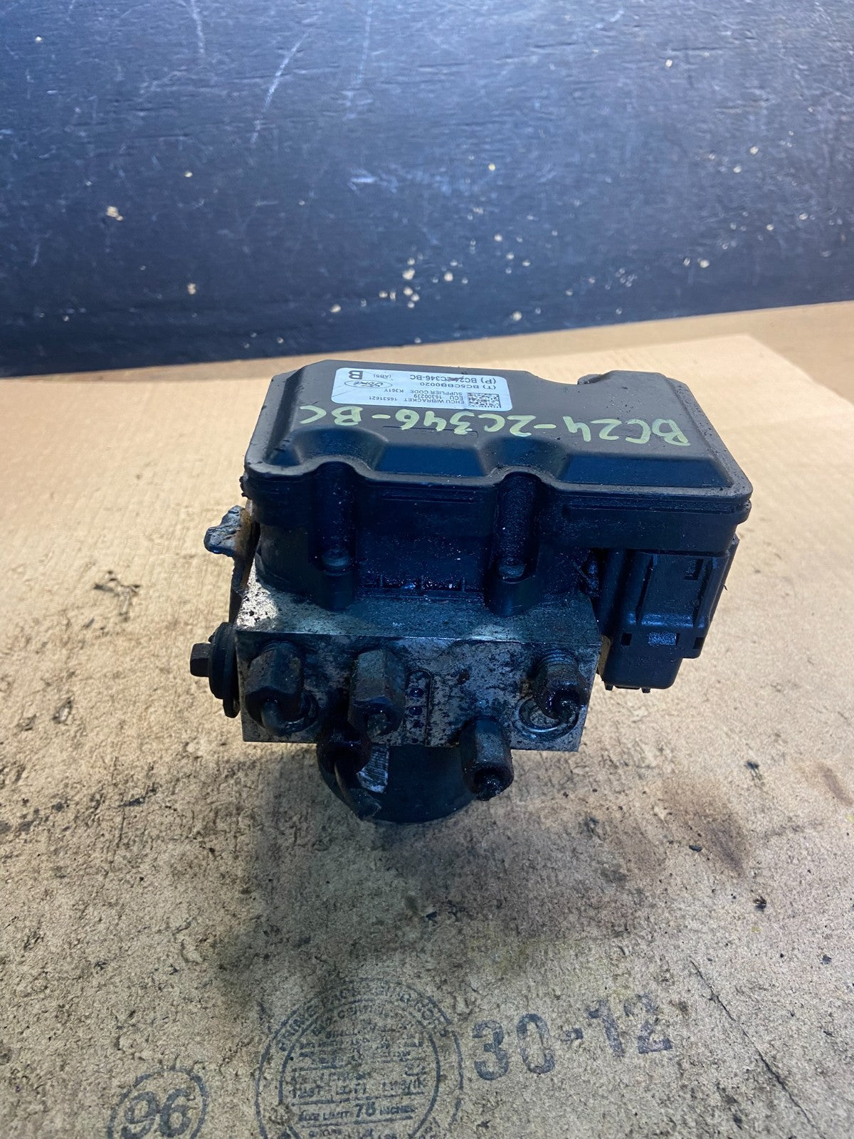2014 2015 FORD E350 Van  ABS Anti Lock Brake Pump Module Z8918 DG3