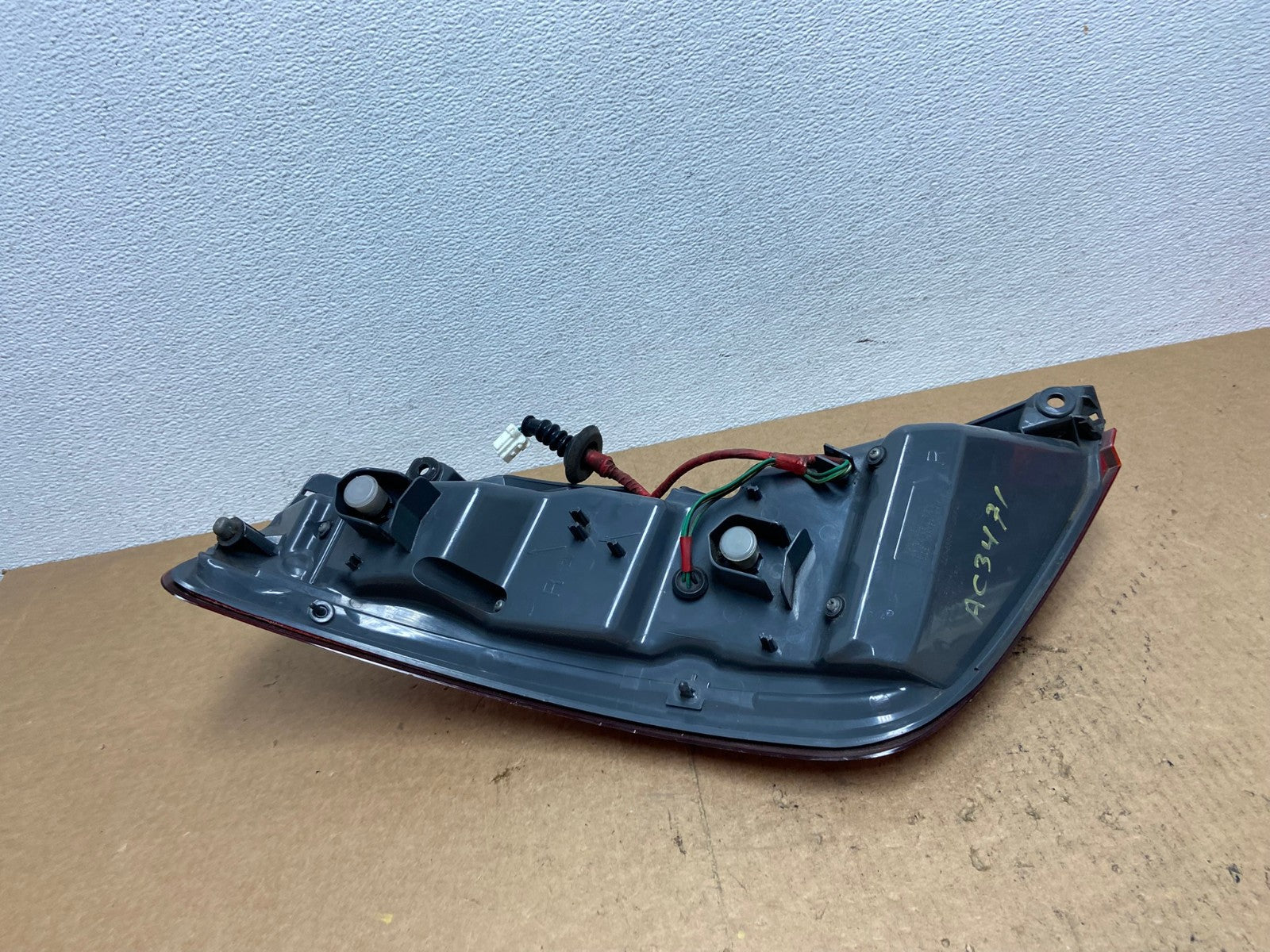 2006 to 2007 Nissan Murano Right Passenger Rh Side Tail Light AC3471 LK5