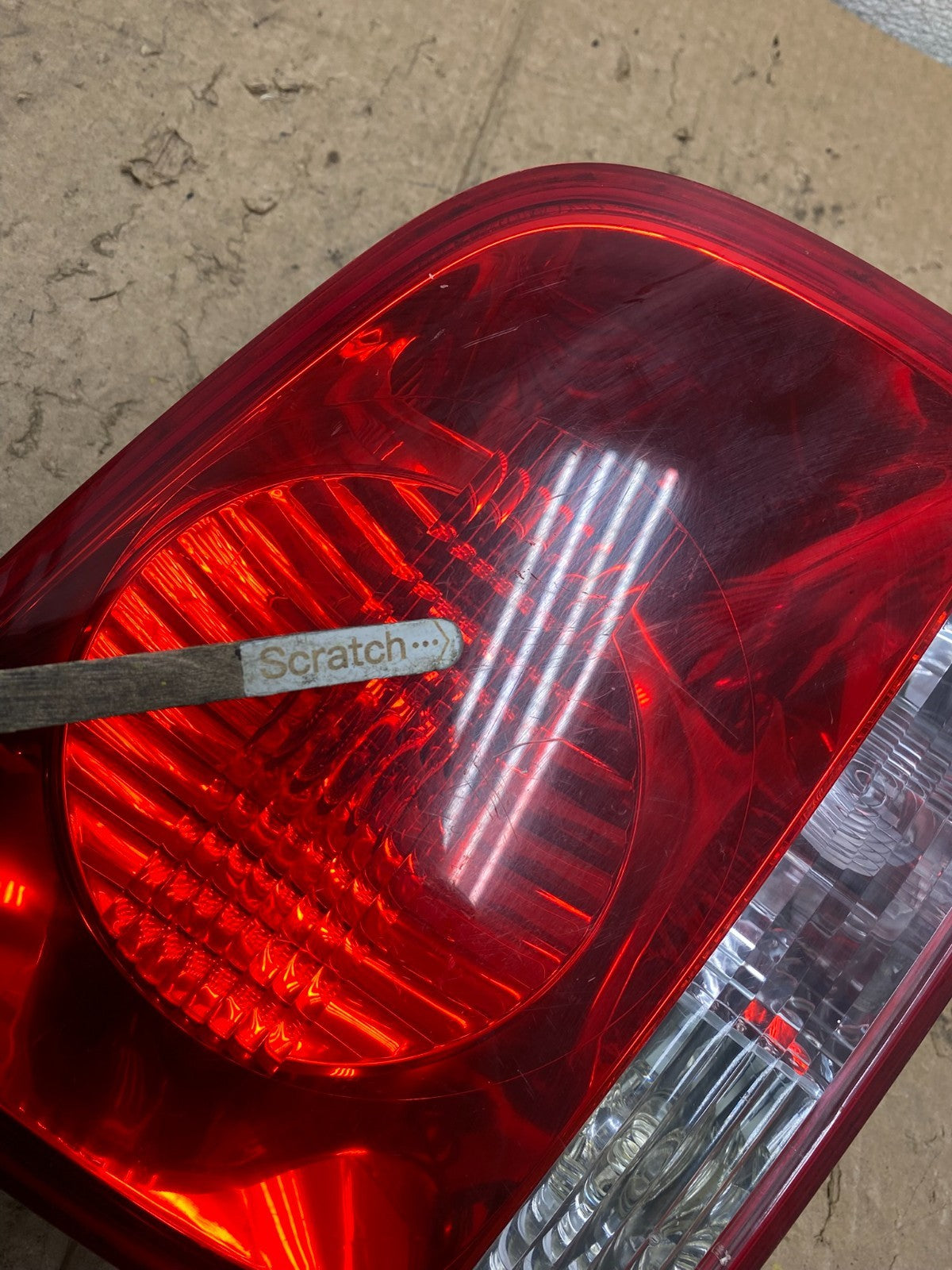2004-2007 Volkswagen Touareg Lh Driver Left Side Inner Tail Light V4568 DW3