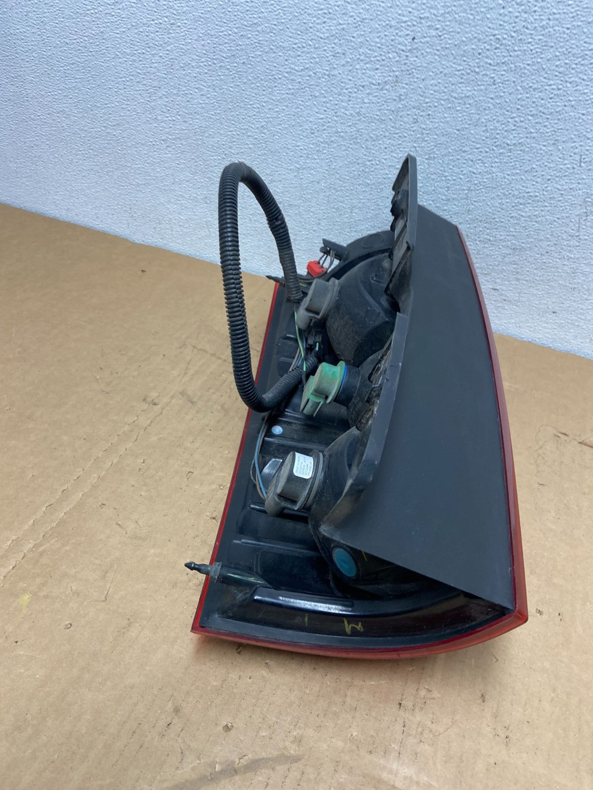 2008-2014 Chevrolet Tahoe Suburban Driver Lh Left Side Tail Light AC8497 DW6
