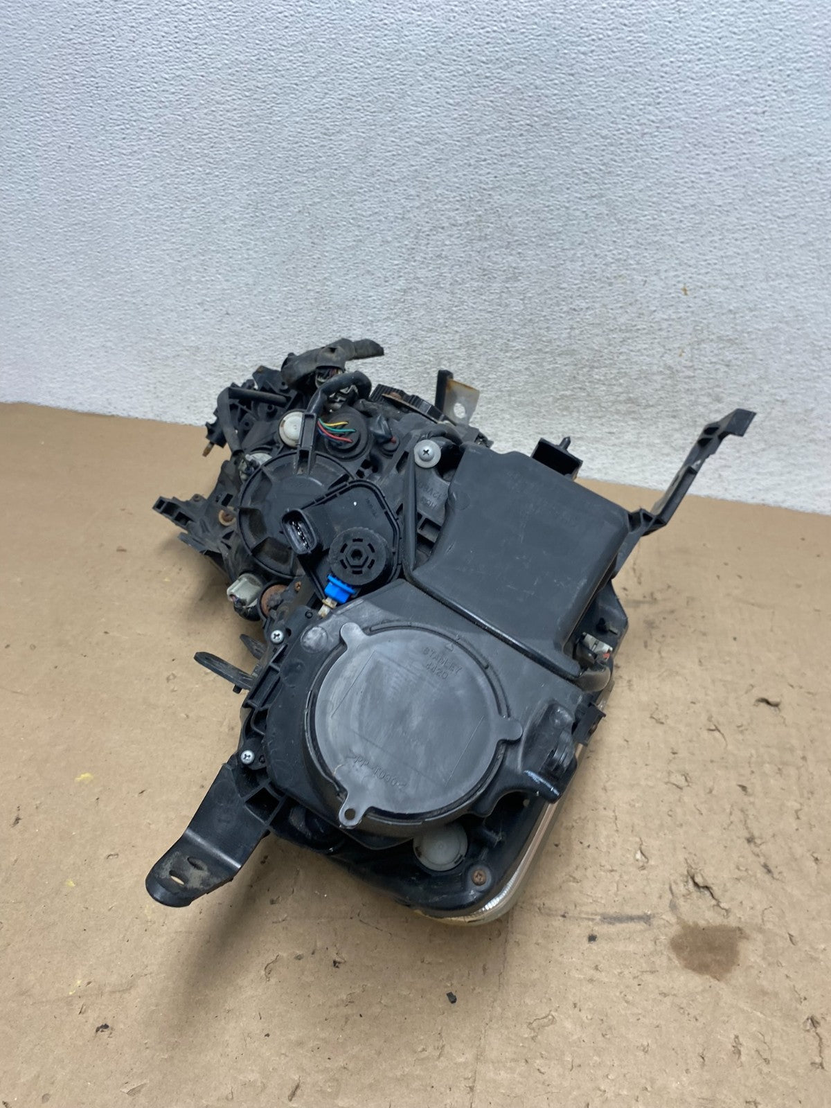 2006 to 2010 Infiniti M35 Left Driver Side Hid Xenon Headlight AG5603 DW8