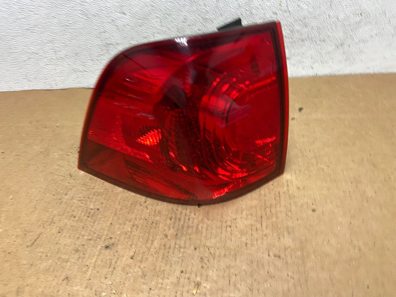 2009 to 2014 Volkswagen Routan Left Driver LH Side Tail Light AD4673 LK0
