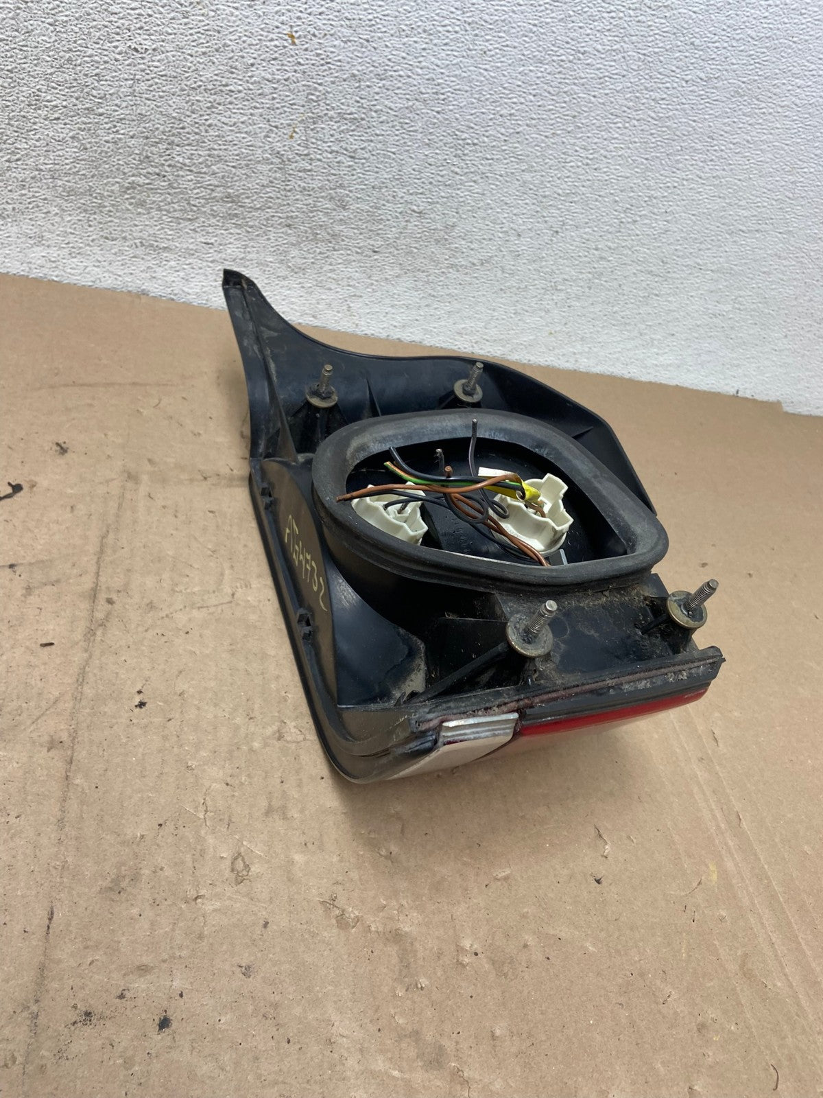 1990 to 1993 Lincoln Continental Left Driver LH Side Tail Light AG4732 LK4
