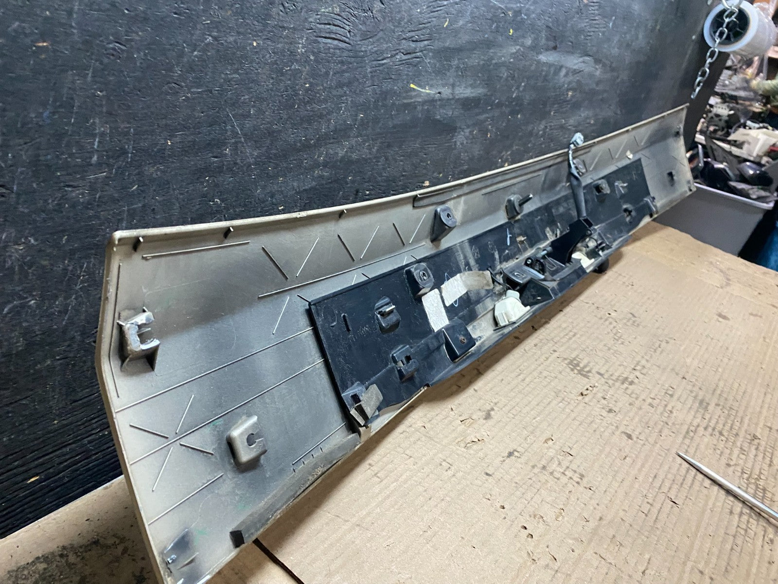 2011-2018 Dodge Grand Caravan Rear Tail Gate Trim Molding Panel V2561 DG10