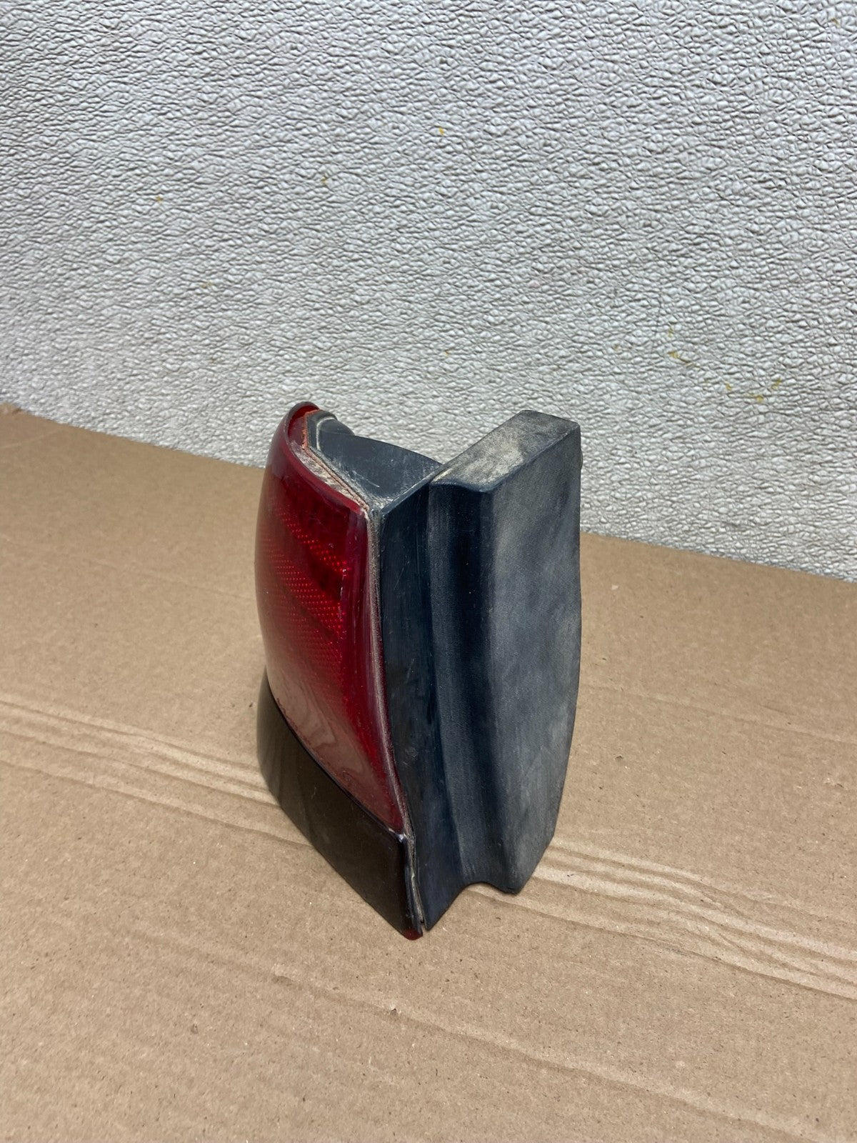 1992 to 1995 Ford Thunderbird Right Passenger Side Tail Light AB0970 LK1