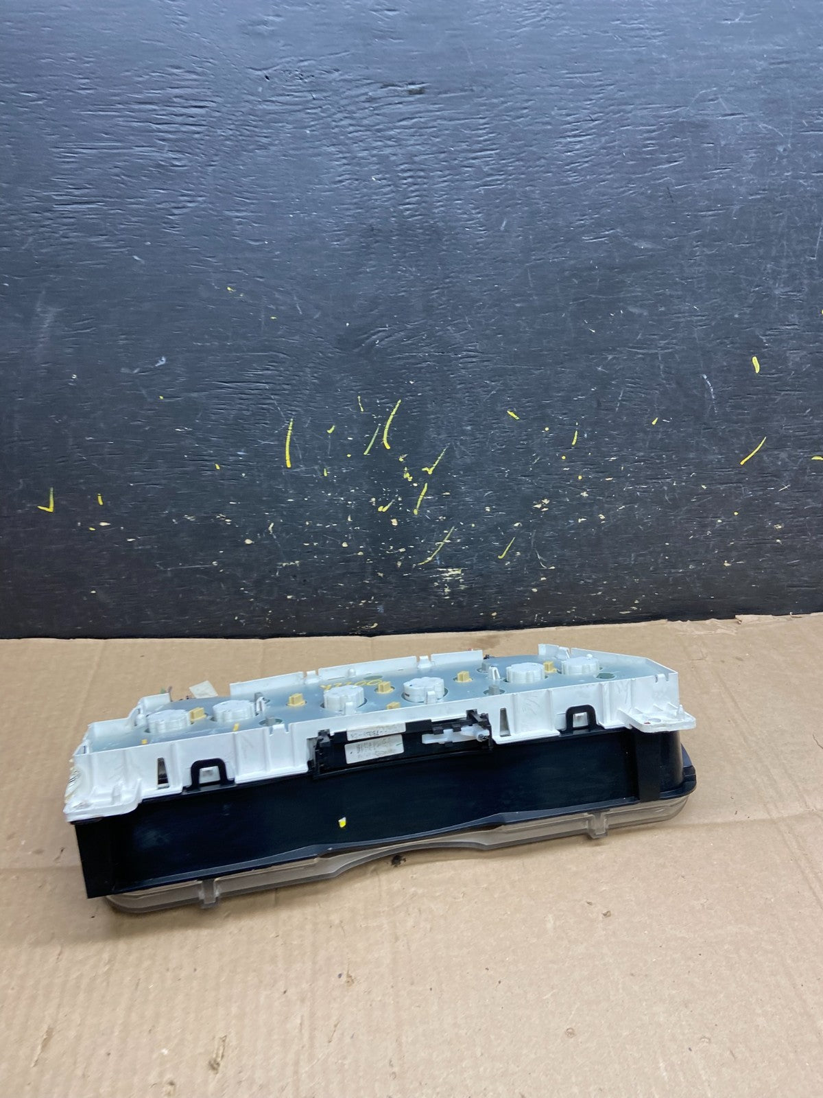 2006 Ford E350 Gauge Speedometer Cluster OEM y2202 DG5