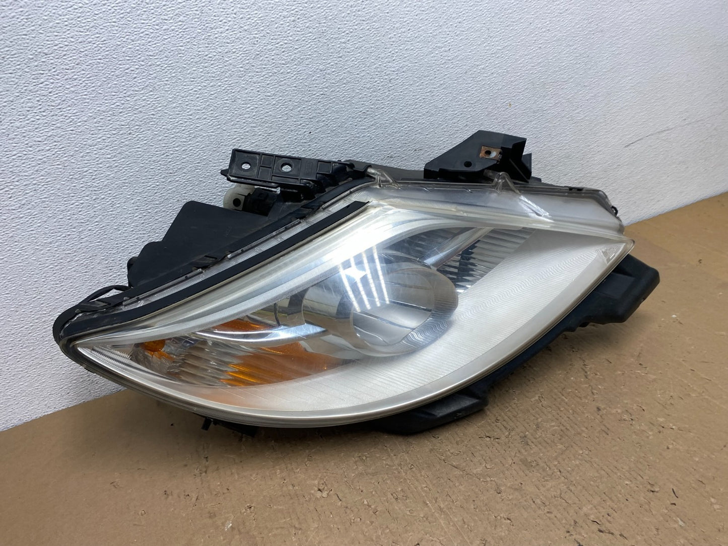 2010 - 2012 Mazda Cx9 Cx-9 Right Passenger RH Headlight Xenon HID AD8819 DW2
