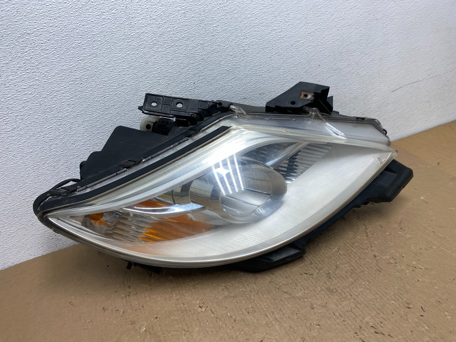 2010 - 2012 Mazda Cx9 Cx-9 Right Passenger RH Headlight Xenon HID AD8819 DW2