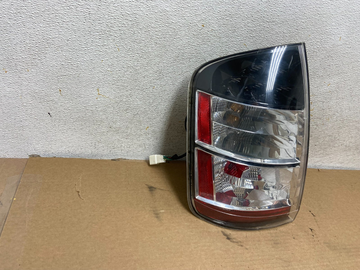 2004 2005 Toyota Prius Tail Light Left Driver Lh Side AH4456 DW1