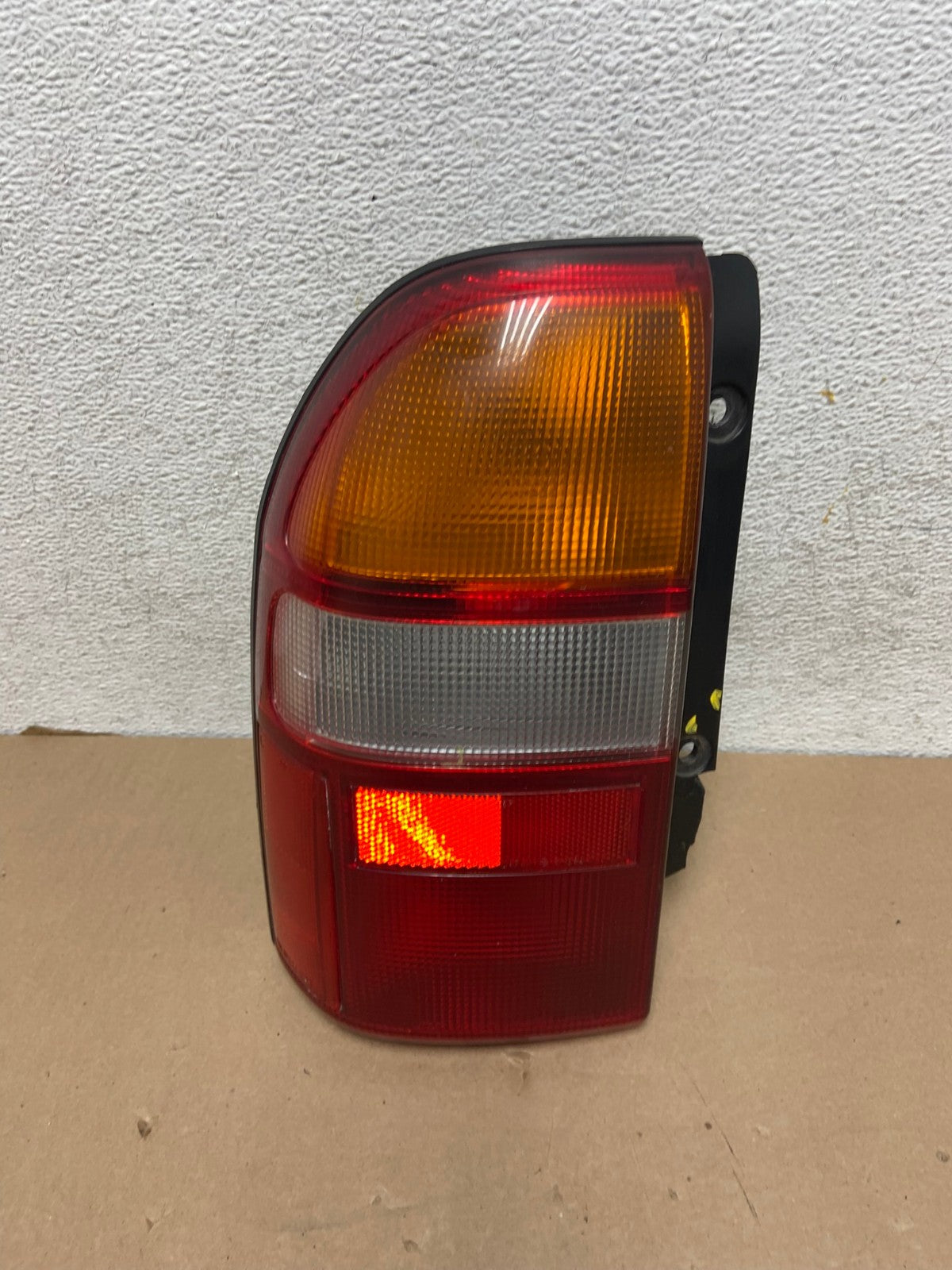 1999 to 2003 Suzuki XL-7 Vitara Left Driver LH Side Tail Light AG3334 LK0