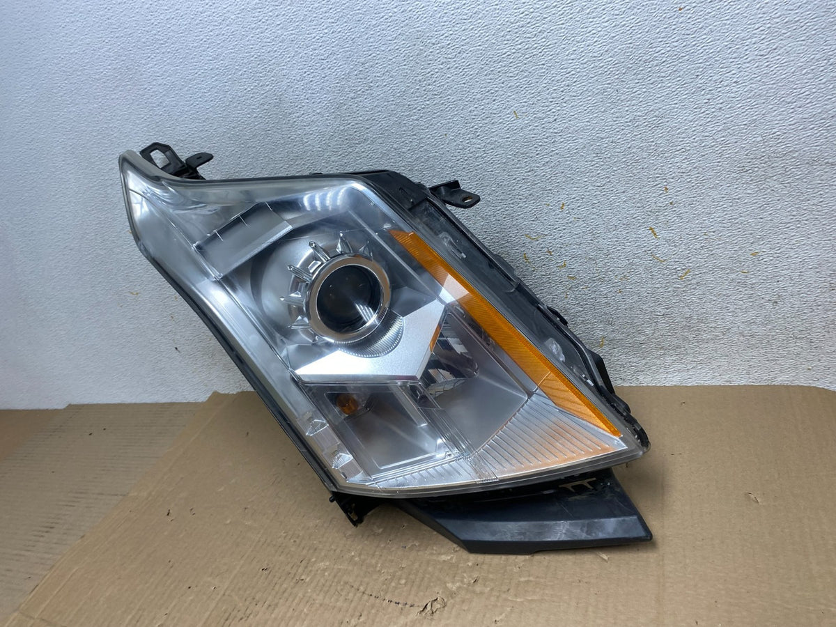 Halogen 2010 to 2016 Cadillac SRX Right Passegner Side Headlight AI1225 DW1