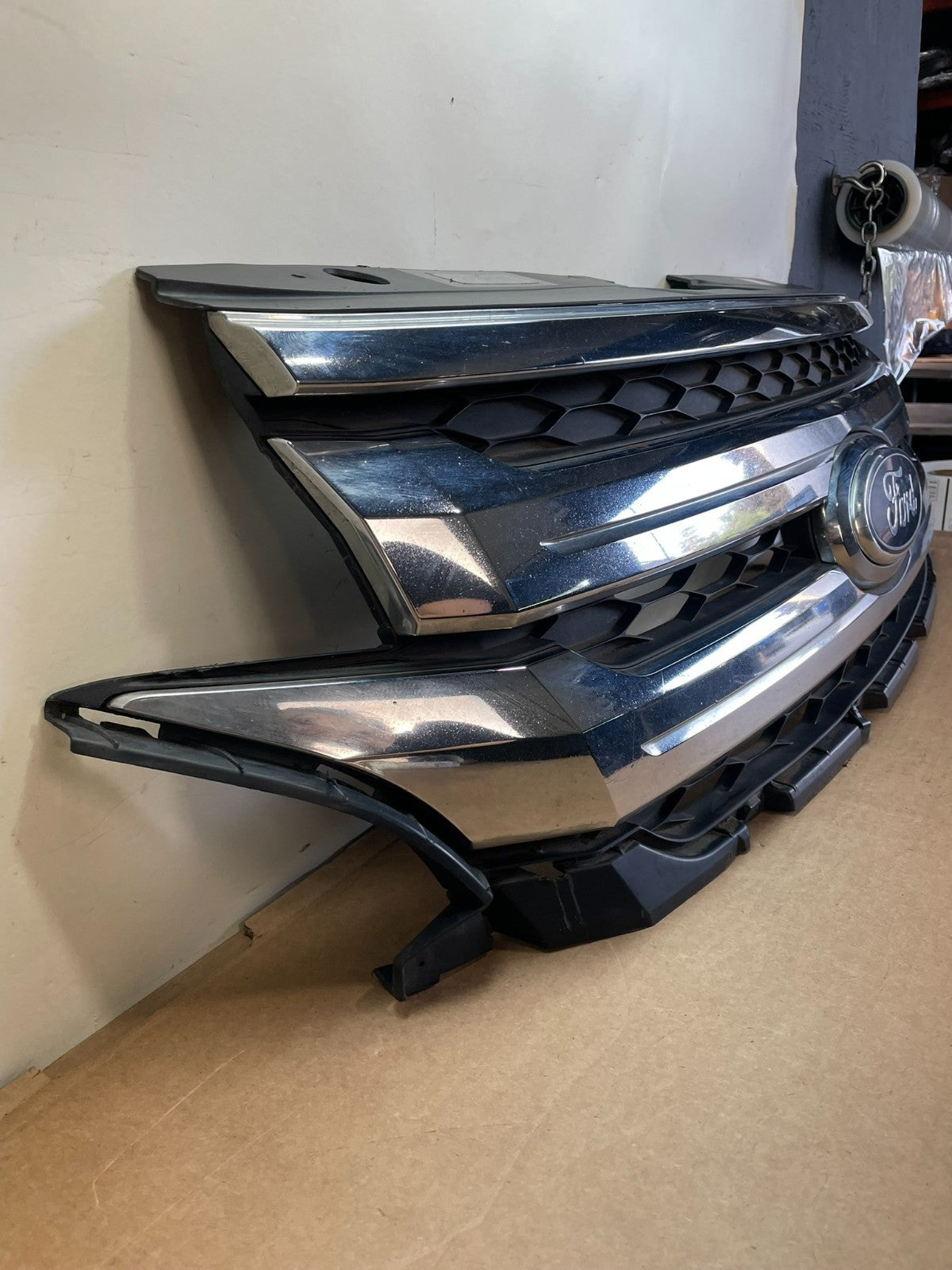 2011 2012 2013 Ford Edge Front Upper Chrome Grille Grill ag0911 DG2