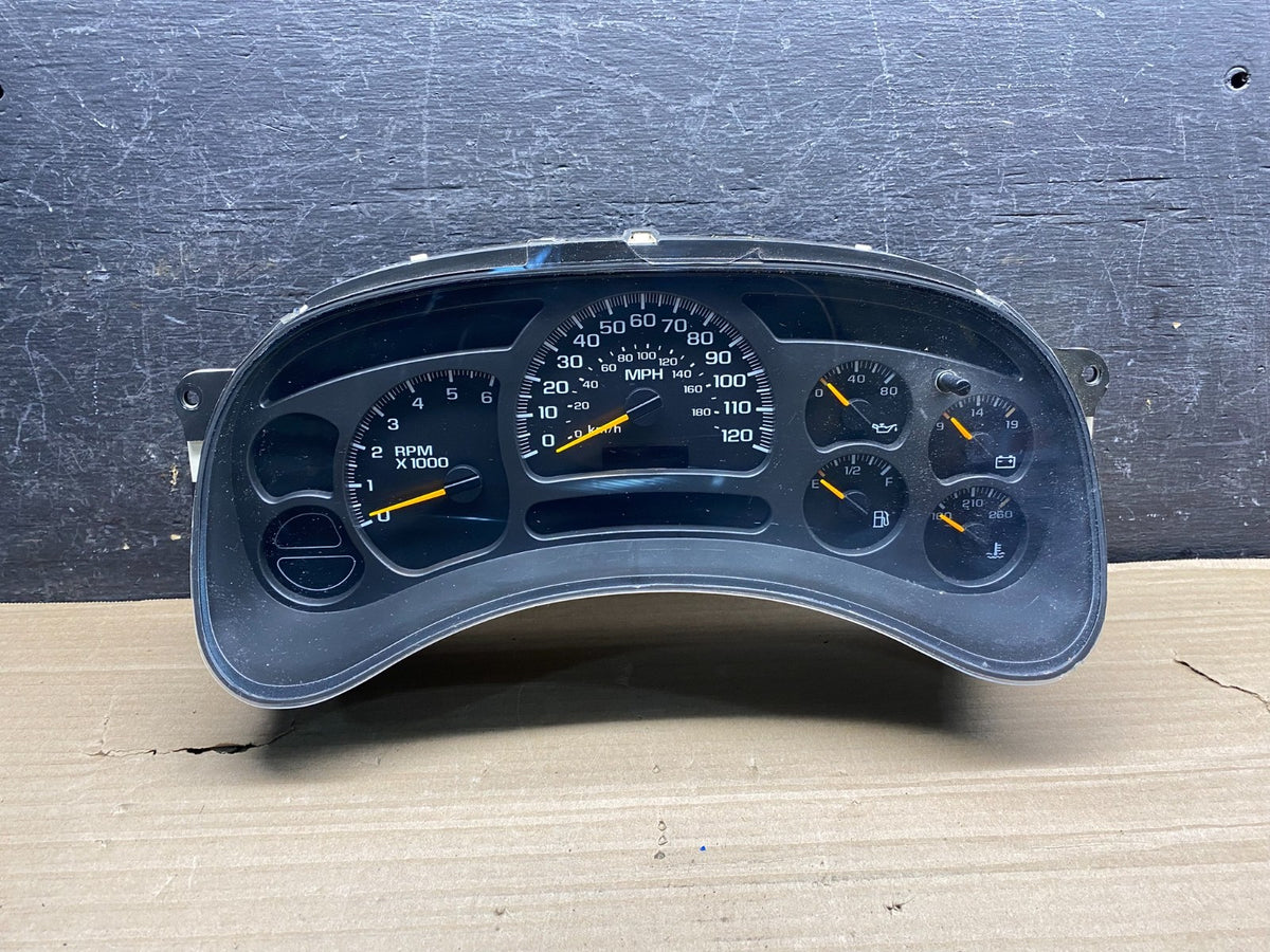 2003 to 2006 Chevrolet Silverado Speedometer Instrument Cluster AH9936 DG0