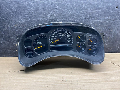 2003 to 2006 Chevrolet Silverado Speedometer Instrument Cluster AH9936 DG0