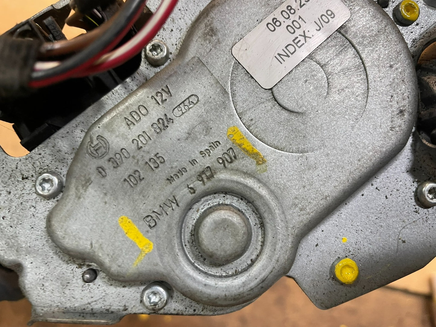 2004 to 2010 BMW X3 E83 Rear Windshield Wiper Motor OEM W7347 DG6