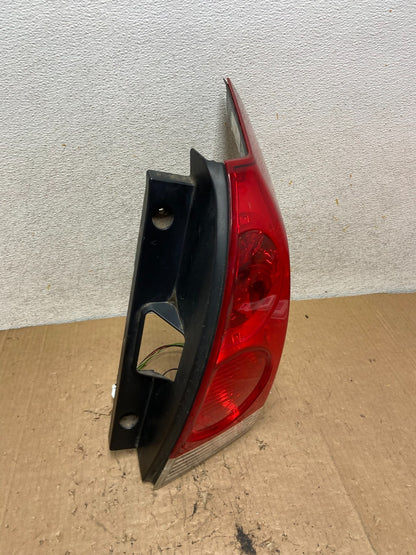 2004 to 2009 Nissan Quest Right Passenger RH Side Tail Light AI9317 LK2