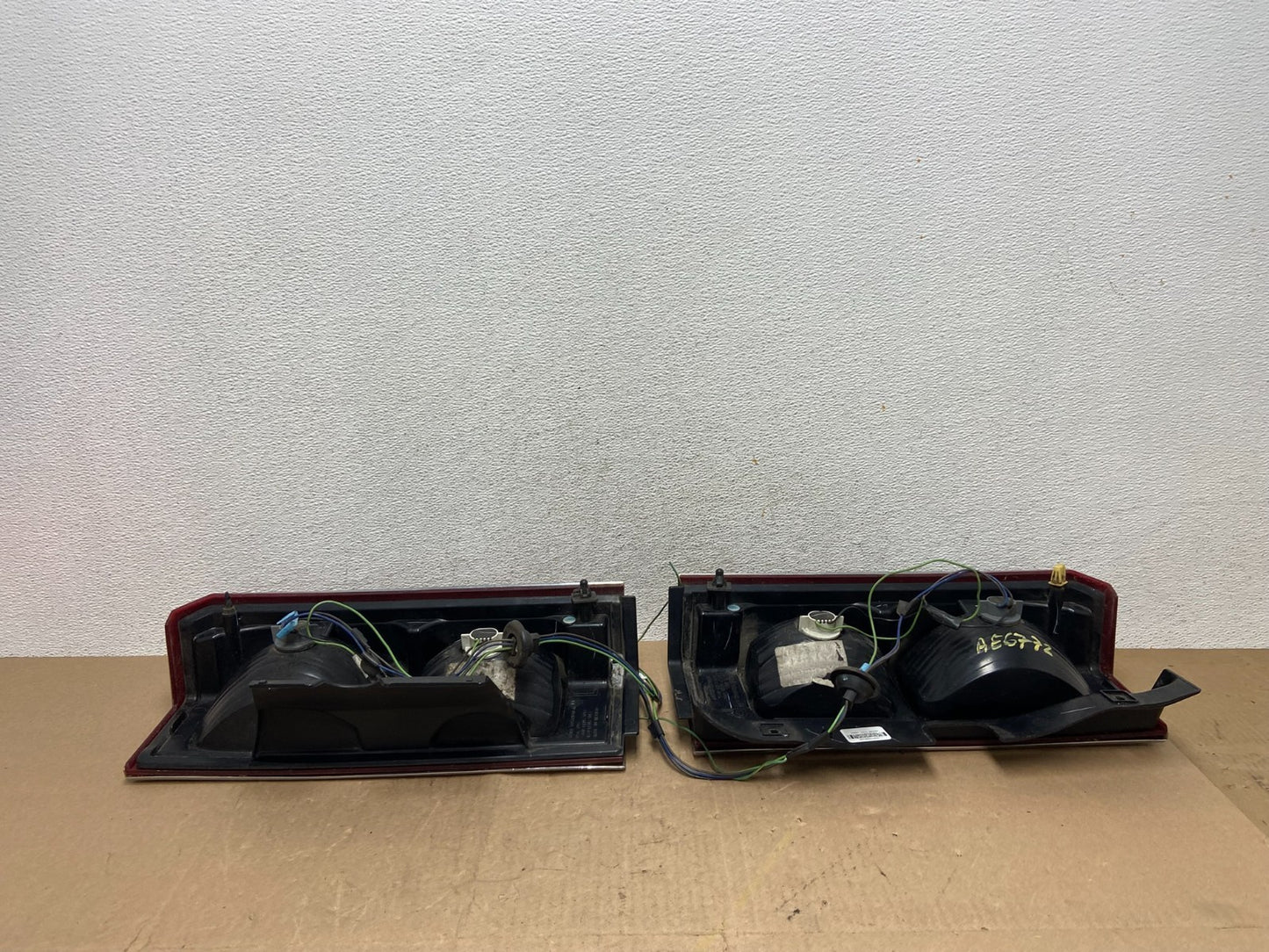 2006 to 2008 Hummer H3 Left+Right Side Tail Lights AE6772 DW7