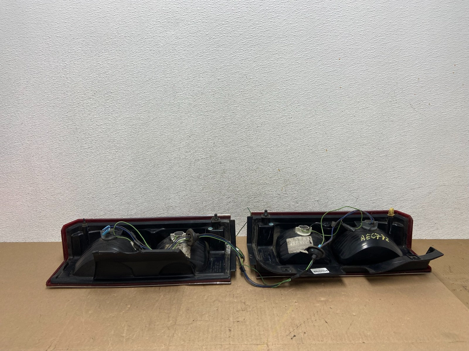 2006 to 2008 Hummer H3 Left+Right Side Tail Lights AE6772 DW7