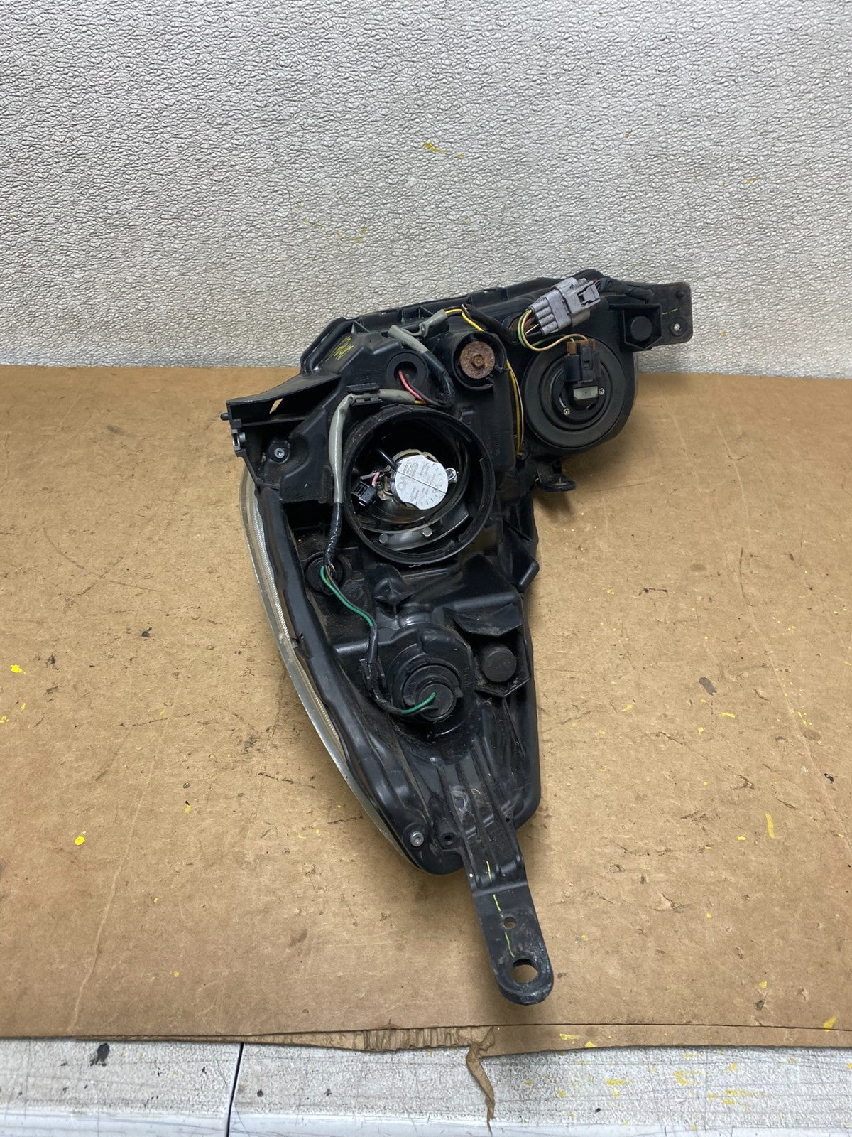 2013 - 2014 Subaru Legacy Outback Right Passenger Headlight X7040 DW8
