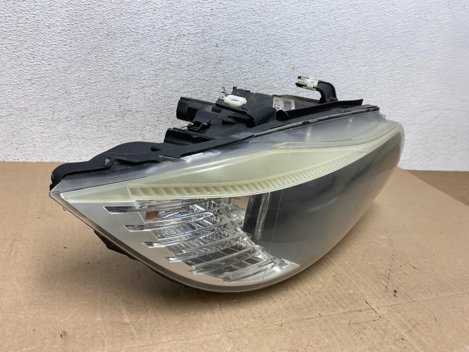 2009-2011 BMW 3 Series 328i 4/D Sedan Headlight Halogen Right Passenger AE67352