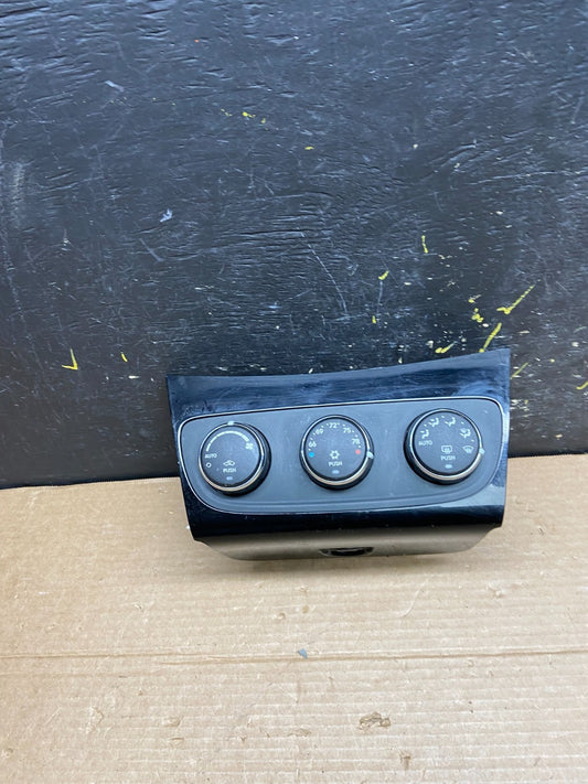 2011-2014 Chrysler 200 Heater AC Climate Switch Temperature Control OEM w1744 DG0