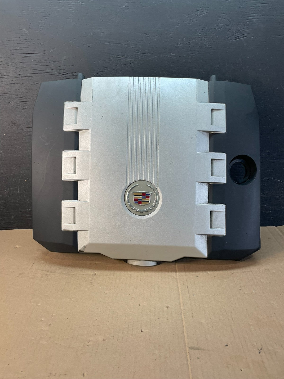 2008 to 2012 Cadillac CTS 3.6L Plastic Engine Cover Shield ad8419 DG0