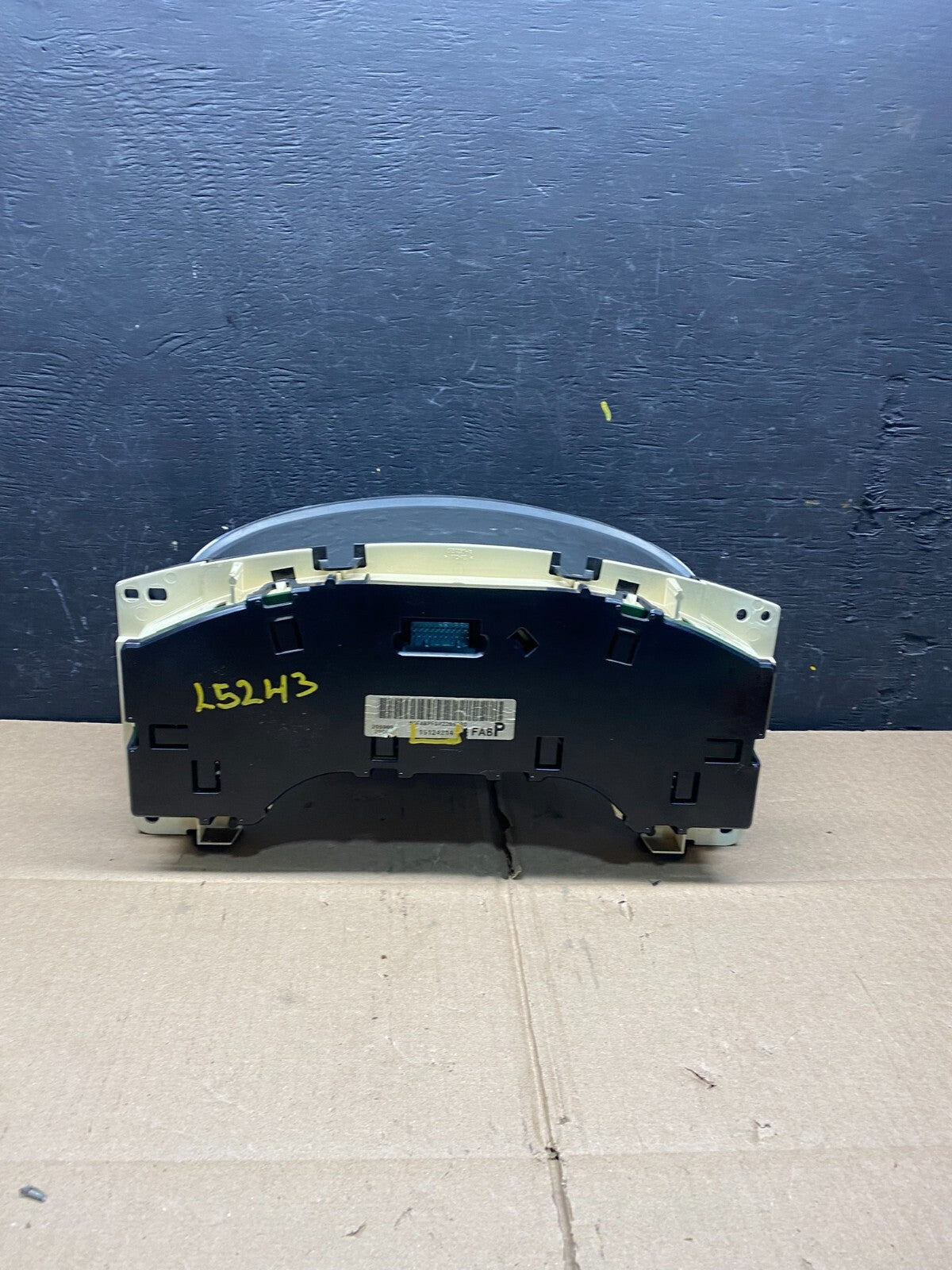 2004 to 2007 Chevrolet Express Speedometer Cluster Gauge L5243 PS4