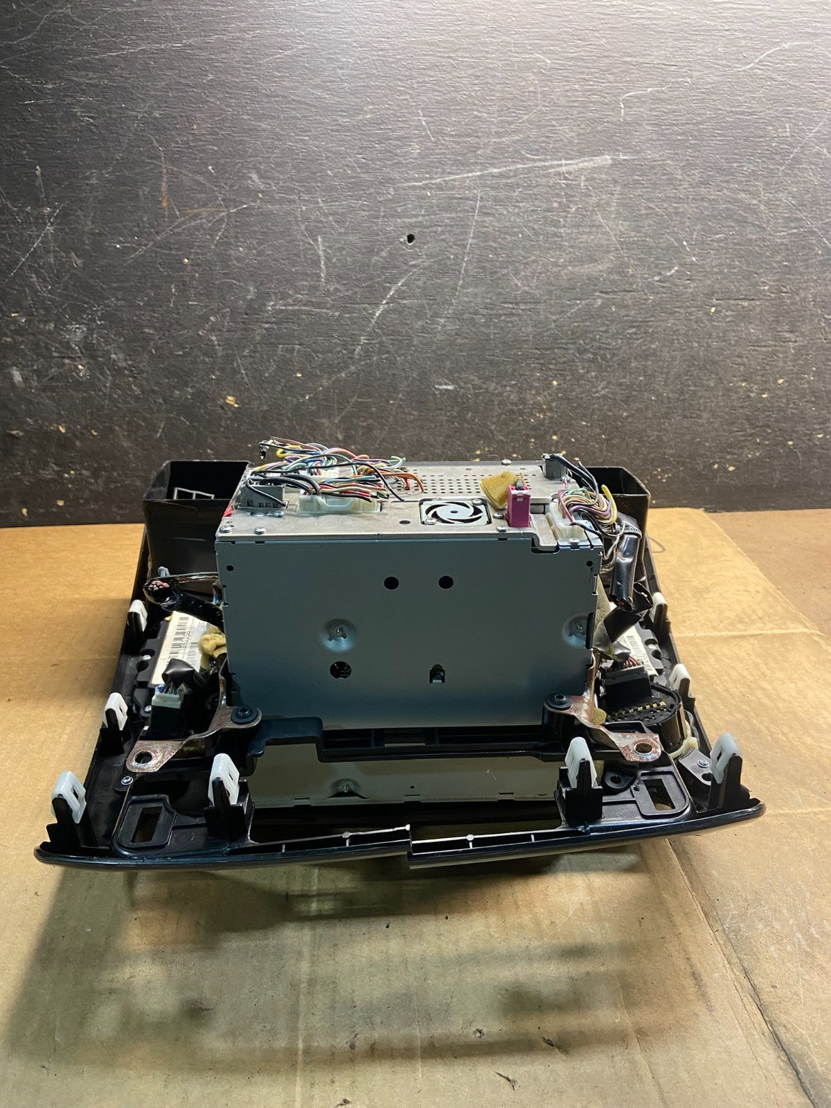 2008 to 2012 Nissan Armada Bose Radio CD Player A/C Climate Control OEM Y3817 DG6